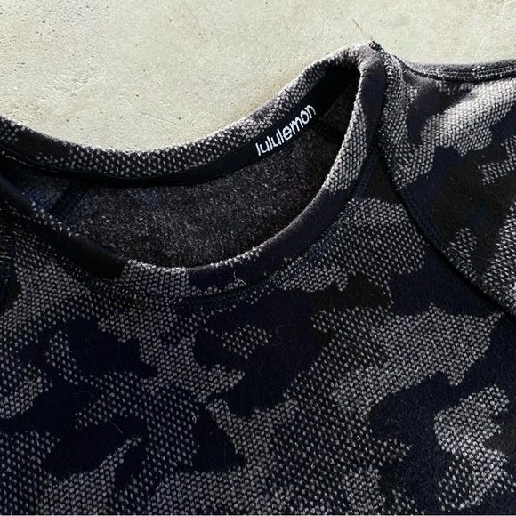 Lululemon Runderful Long Sleeve
Heritage Camo Jacquard Black Lunar Rock - Picture 2 of 4
